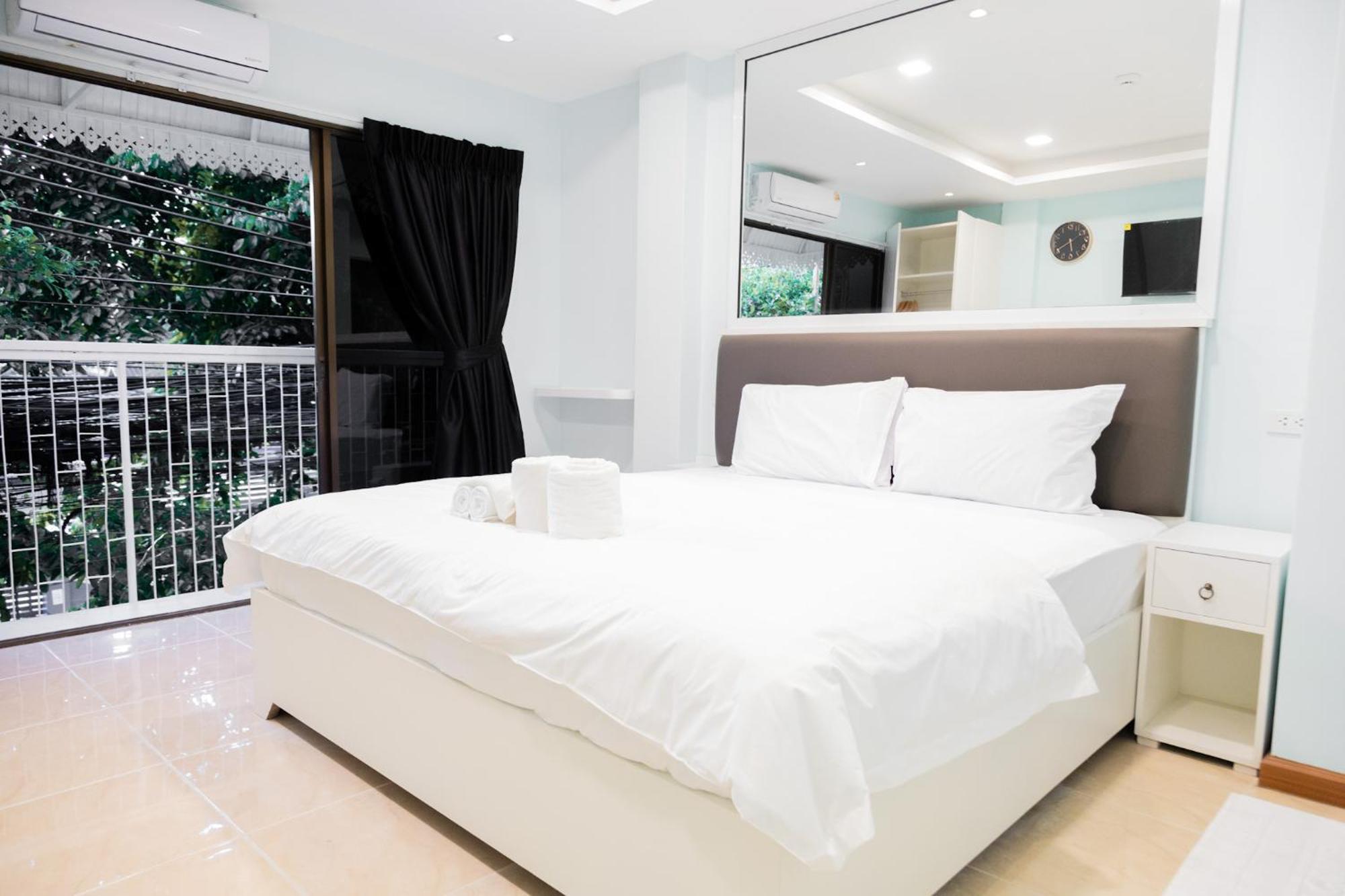 Cozy Stay Inn Bangkok Bagian luar foto
