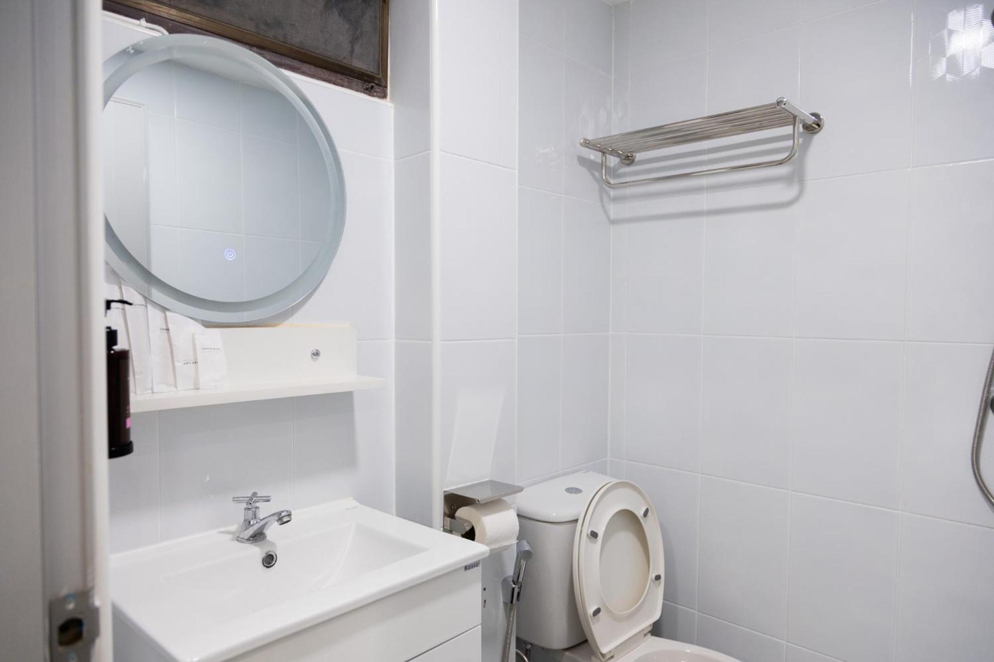 Cozy Stay Inn Bangkok Bagian luar foto