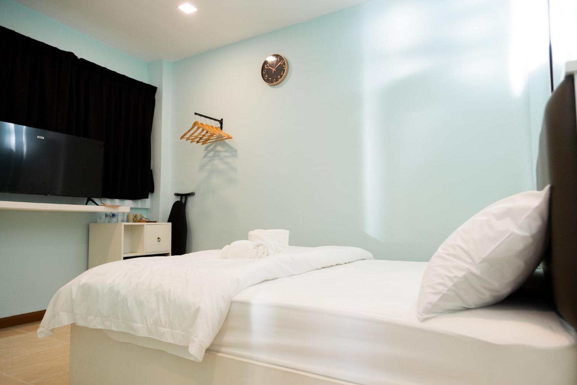 Cozy Stay Inn Bangkok Bagian luar foto